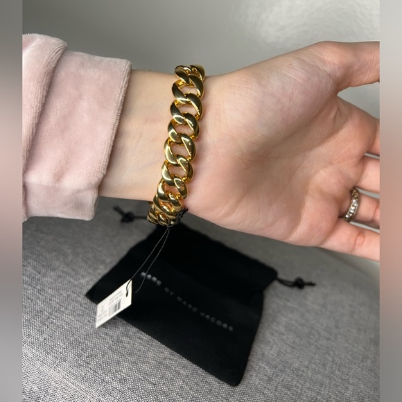 NEW Marc By Marc Jacobs Goldtone Katie
Logo Link Mini Bracelet NWT - Picture 3 of 6